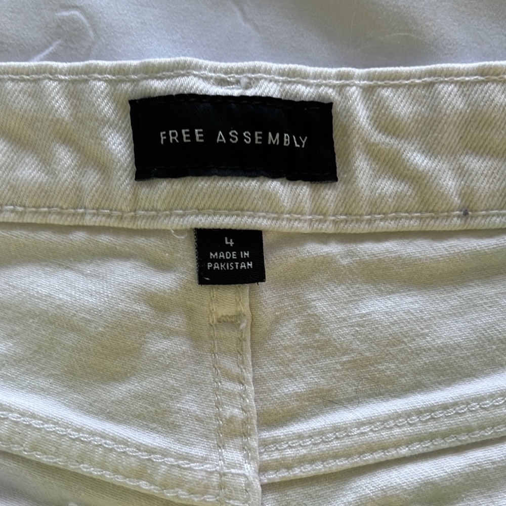 Free Assembly Shorts - Picture 3 of 5